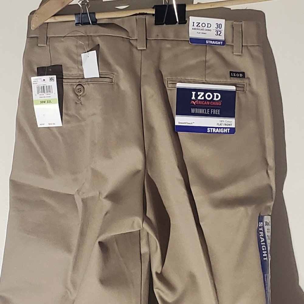Izod chinos Flat Front khaki 30x32 soft
